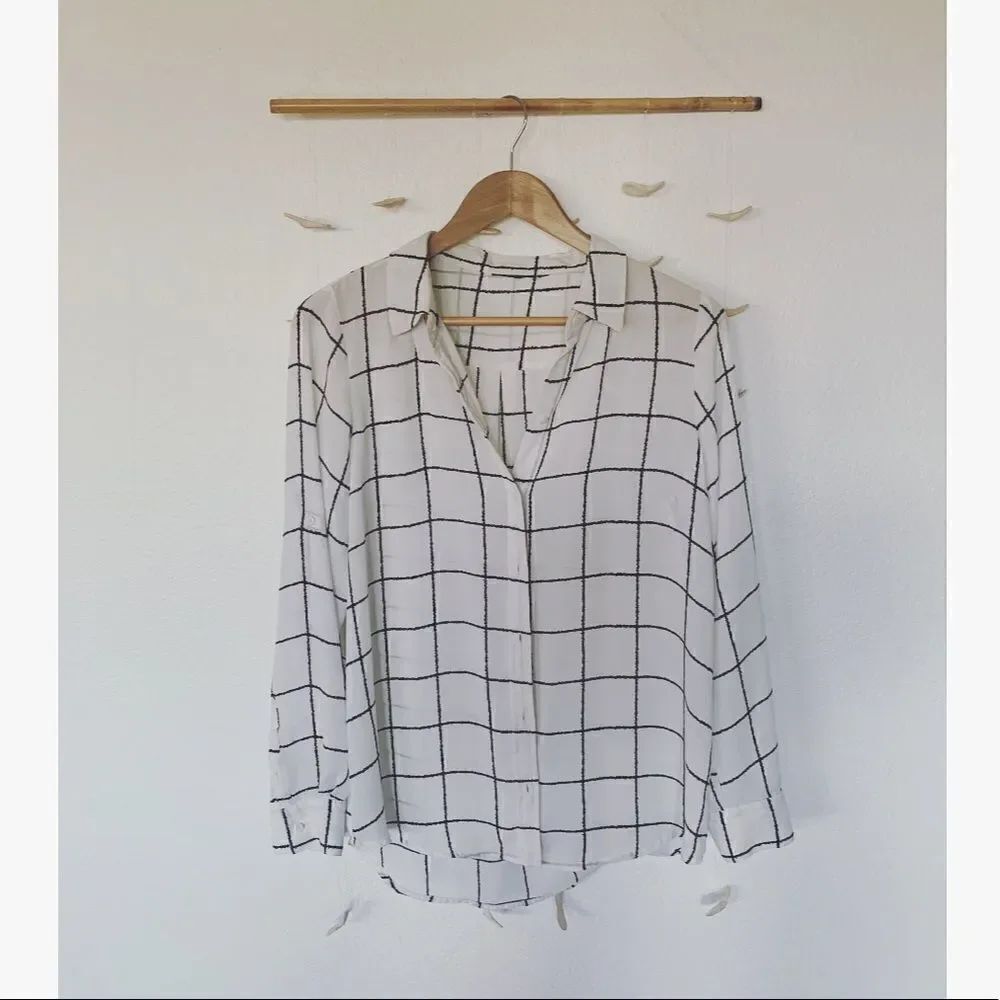 White grid blouse - Picture 2 of 3